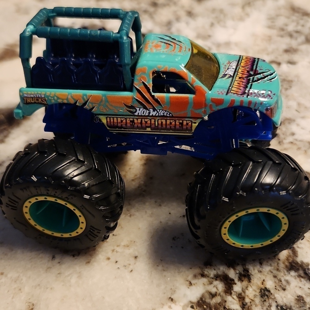 Hot Wheels Wrexplorer 4x4 monster truck 1:64 scale